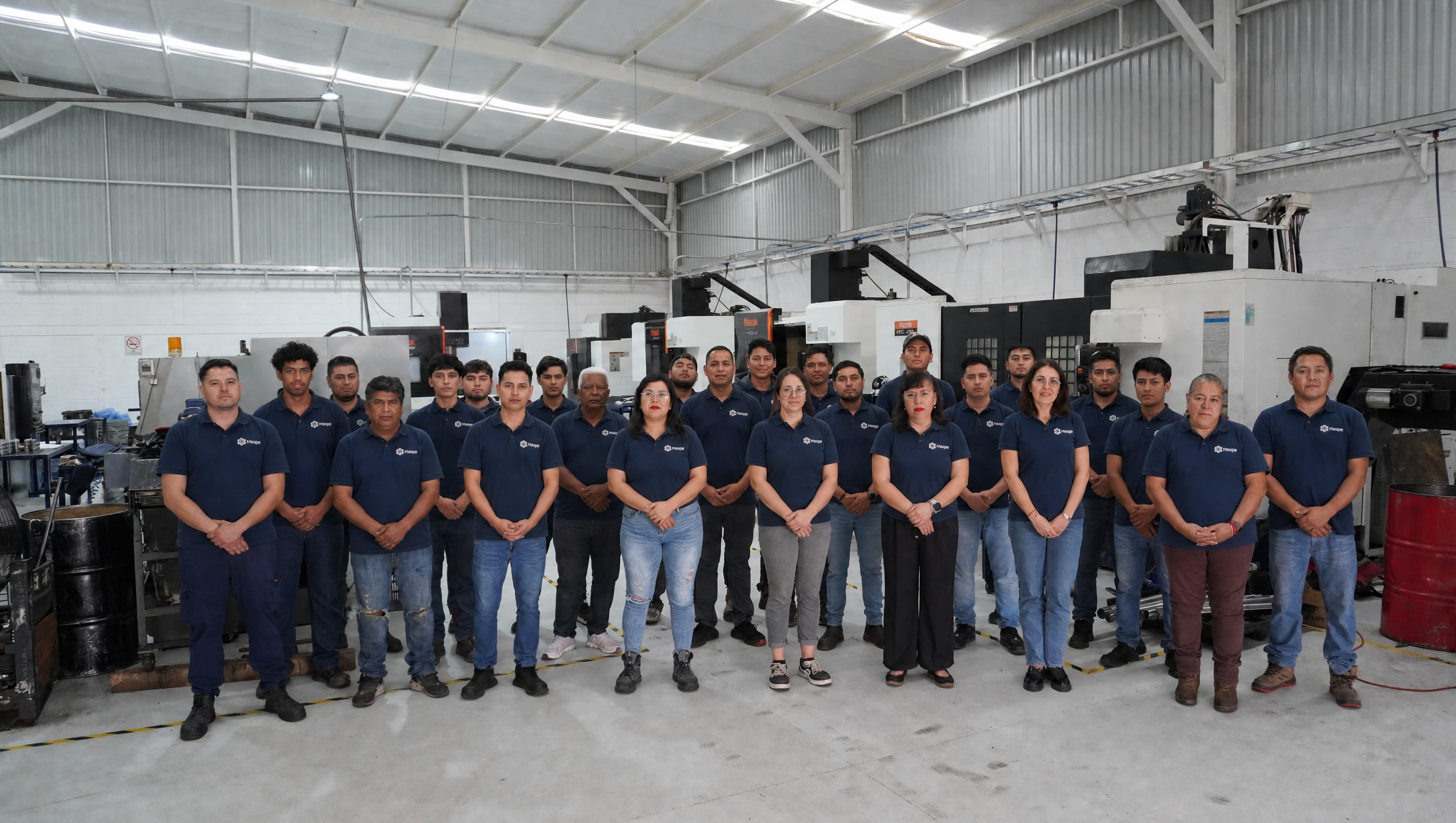 Equipo de Grupo MASPE dentro de sus instalaciones