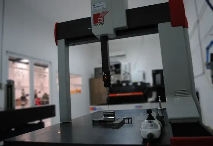 Metrología CMM de alta precisión